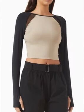 Heroine Sport x Mona Kattan Colorblock Long Sleeve Crop Top - Black and Taupe